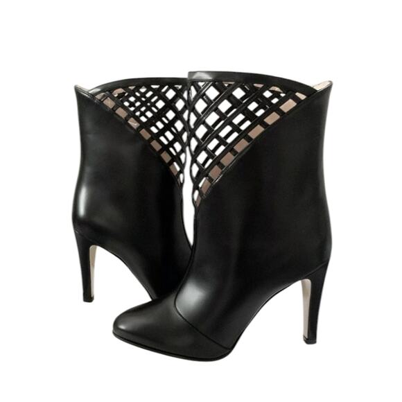 Gucci Women's Black‎ Plume Calfskin Leather Lattice Cutout Boots Size EU 39.5 - Picture 11 of 11